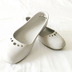 Crocs size 6